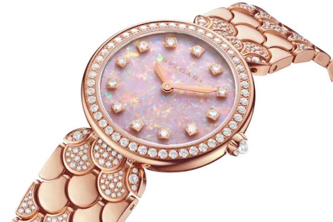 ：Rolex樱花粉封神Chanel链条表美哭凯发k8赞助马竞2025必入！8款神仙粉腕表(图1)